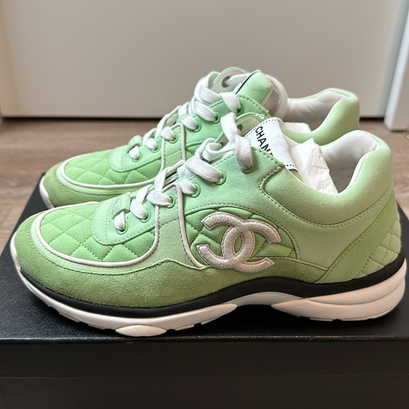 ❌SOLD❌ Chanel Sneakers Green 38.5 *RARE* - Picture 4 of 9